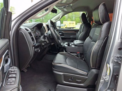 Used 2024 RAM 2500 Laramie AWD/4WD image 15