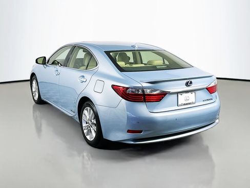 Used 2014 Lexus ES 300h w/ Luxury Package w/Bamboo Trim FWD image 7