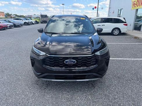 Certified 2025 Ford Escape ST-Line w/ Tech Pack #1 AWD/4WD image 3