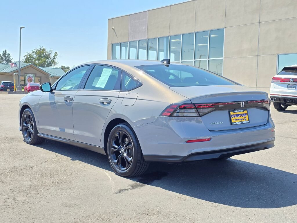 Used 2025 Honda Accord SE image 4