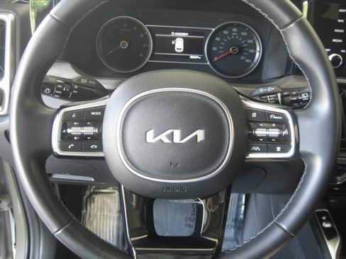 Certified 2023 Kia Sorento X-Line EX image 14
