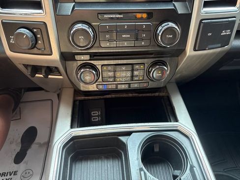 Used 2017 Ford F250 Lariat w/ Lariat Value Package AWD/4WD image 15