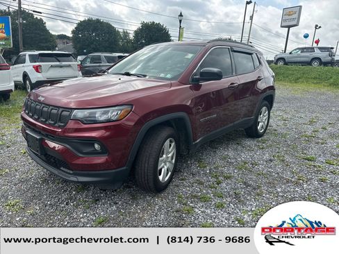 Used 2022 Jeep Compass Latitude w/ Convenience Group AWD/4WD image 1