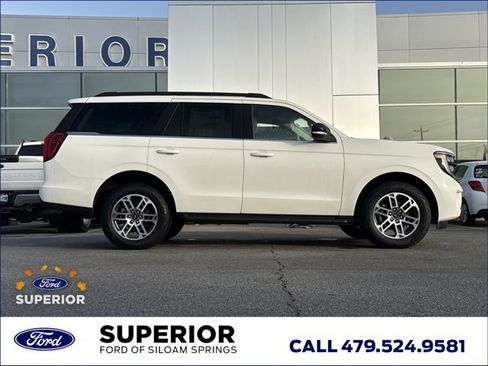 New 2026 Ford Expedition Active image 2