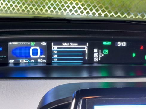 Used 2017 Toyota Prius Prime Premium image 73