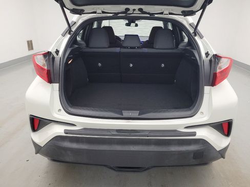 Used 2020 Toyota C-HR XLE FWD image 29