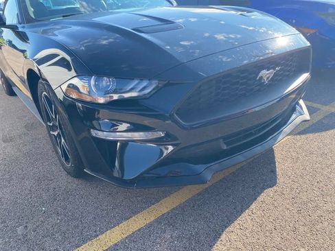 Used 2022 Ford Mustang Premium RWD image 5