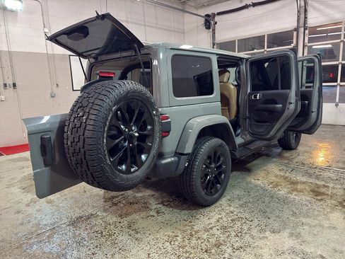 Used 2021 Jeep Wrangler Unlimited Sahara w/ Dual Top Group image 13