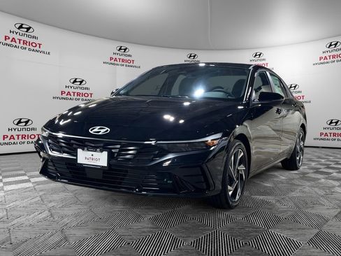 New 2025 Hyundai Elantra Limited image 2