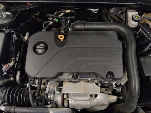 Used 2018 Chevrolet Malibu LT FWD image 30
