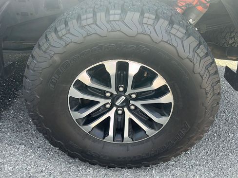 Used 2019 Ford F150 Raptor w/ Equipment Group 802A Luxury AWD/4WD image 16