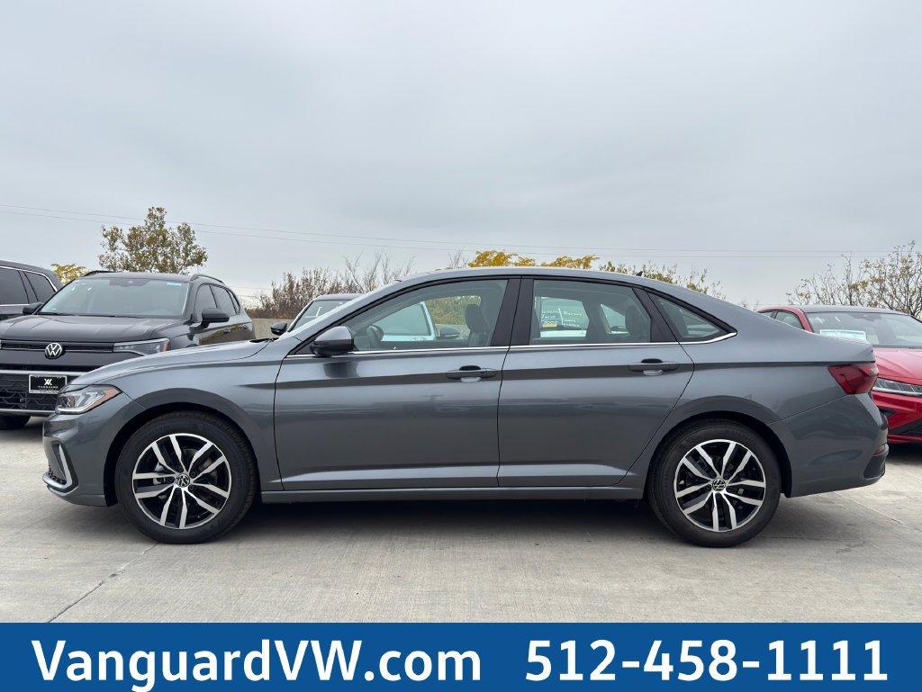 New 2026 Volkswagen Jetta SE FWD image 7