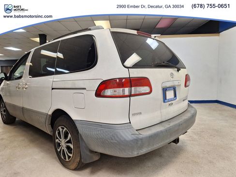 Used 2001 Toyota Sienna LE image 5