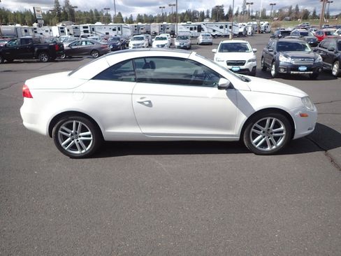 Used 2009 Volkswagen Eos Lux FWD image 6
