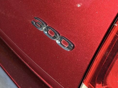 Used 2019 Chrysler 300 Touring w/ Chrome Appearance Package image 4