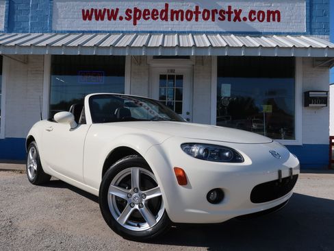 Used 2007 MAZDA MX-5 Miata Sport RWD image 2