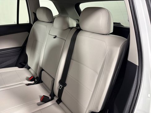 Used 2019 Volkswagen Tiguan SE image 20