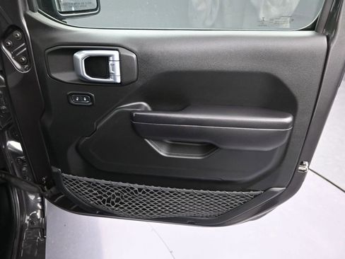 Used 2021 Jeep Wrangler Sport S image 31