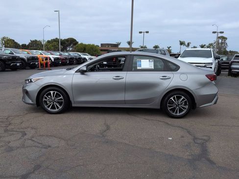 Used 2023 Kia Forte LXS FWD image 5