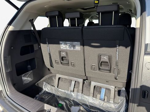 New 2026 Kia Carnival SX w/ SX Dark Edition Package FWD image 18