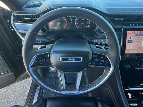 Certified 2023 Jeep Grand Cherokee L Overland w/ Luxury Tech Group IV image 18