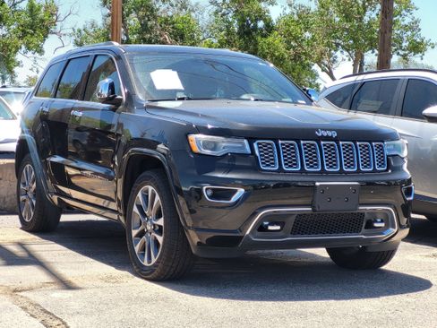Used 2017 Jeep Grand Cherokee Overland AWD/4WD image 24