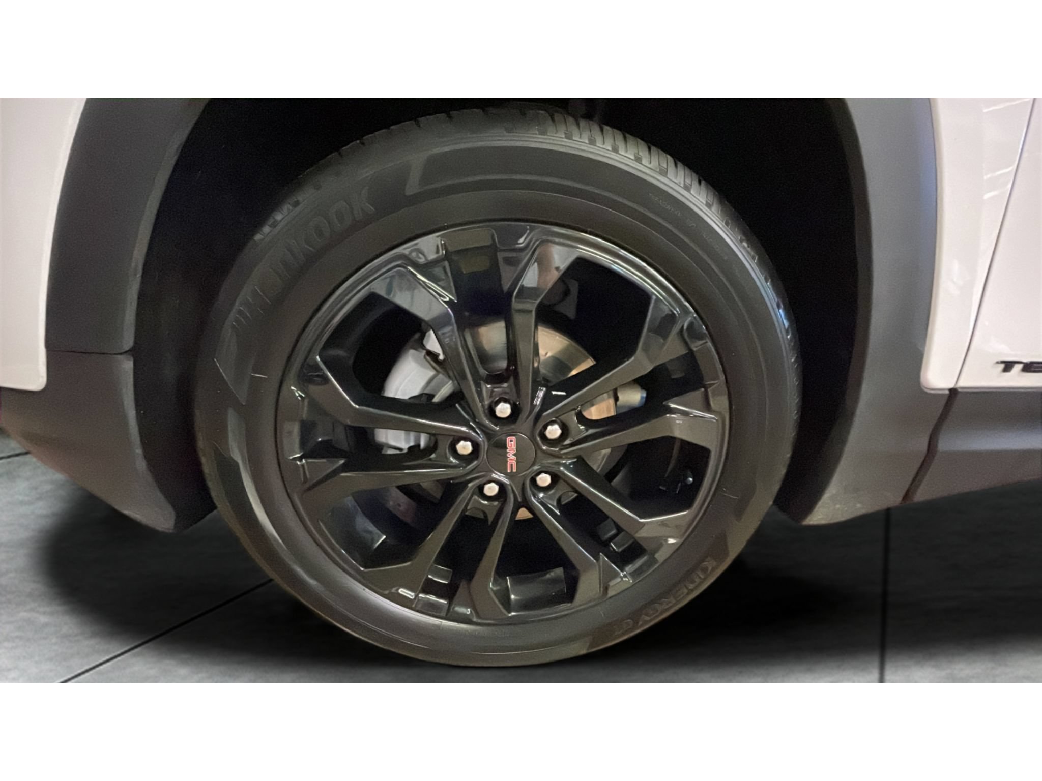 Used 2022 GMC Terrain SLT w/ Infotainment Package II AWD/4WD image 21