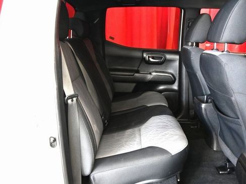 Certified 2020 Toyota Tacoma TRD Off-Road image 11