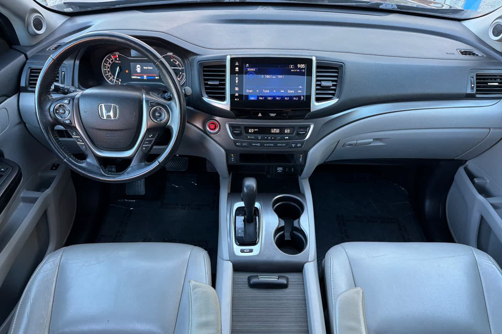 Used 2017 Honda Pilot EX-L image 3