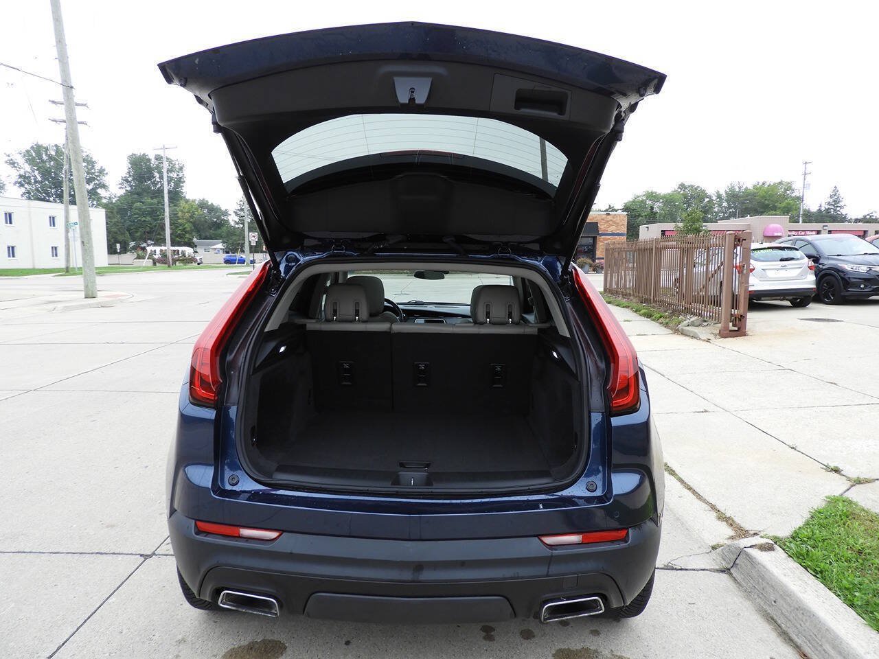 Used 2020 Cadillac XT4 Luxury w/ Cold Weather Package AWD/4WD image 25