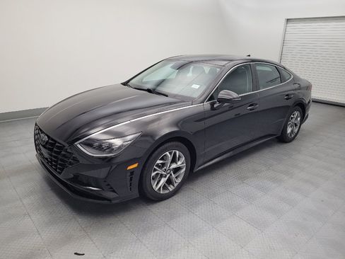 Used 2023 Hyundai Sonata SEL w/ Preferred Accessory Package FWD image 2