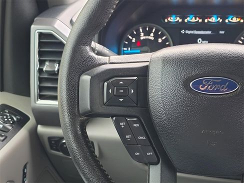 Used 2016 Ford F150 XLT w/ Equipment Group 302A Luxury image 18