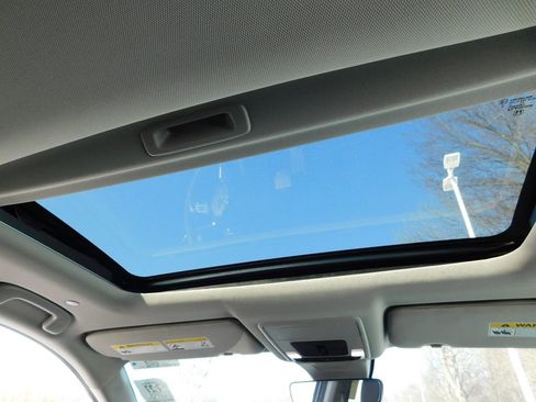 Used 2025 Honda CR-V EX-L image 4