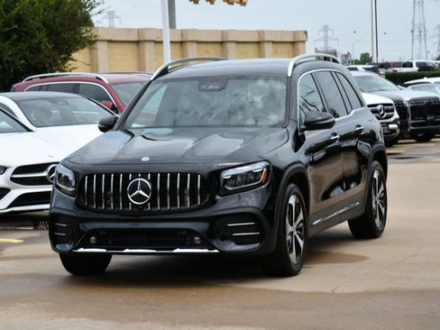 Used 2024 Mercedes-Benz GLB 250 image 2