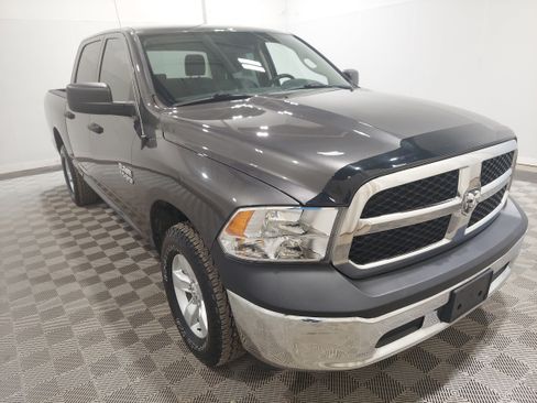 Used 2017 RAM 1500 ST w/ SXT Appearance Group AWD/4WD image 4