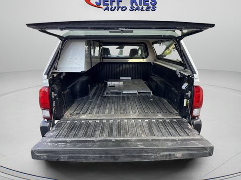 Used 2022 Toyota Tacoma SR image 7