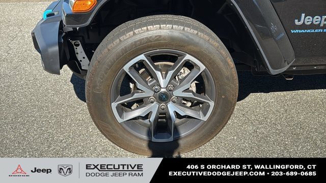 Used 2024 Jeep Wrangler Unlimited w/ Convenience Group AWD/4WD image 8