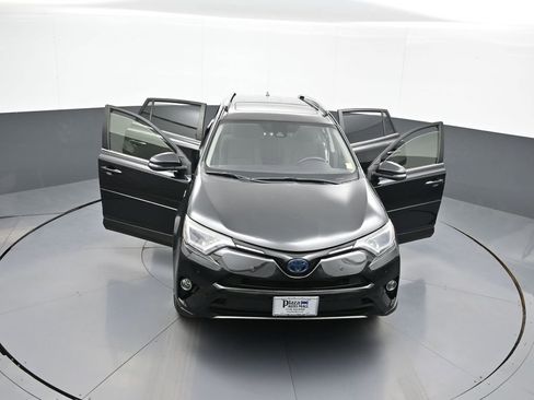 Certified 2018 Toyota RAV4 XLE w/ Convenience Package image 45