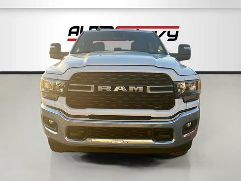 Used 2024 RAM 3500 Big Horn AWD/4WD image 2