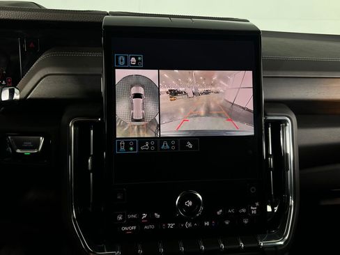 Used 2025 GMC Yukon Denali image 17