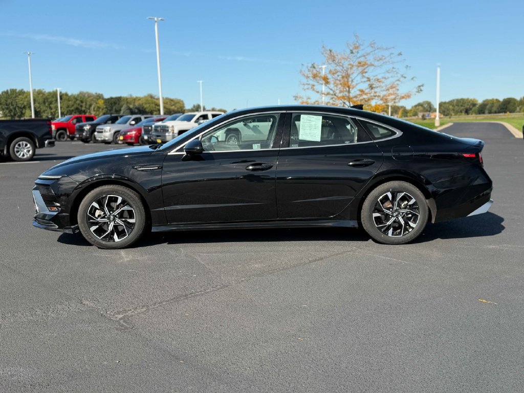 Used 2025 Hyundai Sonata SEL FWD image 11