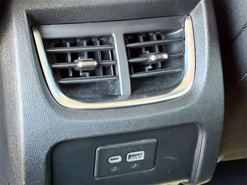 Used 2025 Chevrolet Blazer LT image 24