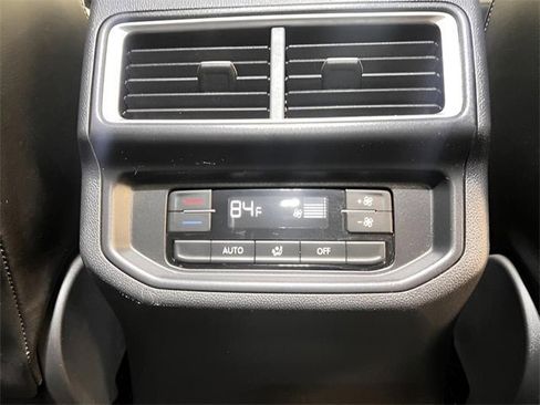 Used 2025 Volkswagen Atlas SE image 10