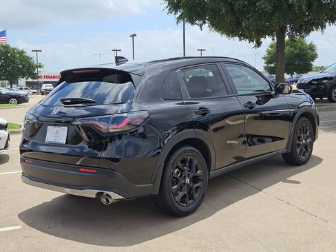 Certified 2025 Honda HR-V Sport image 5