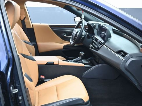 Used 2025 Lexus ES 350 350 w/ Premium Package image 34