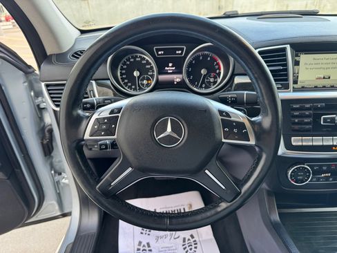 Used 2016 Mercedes-Benz GL 550 4MATIC image 12