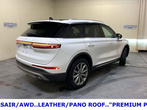 Used 2022 Lincoln Corsair AWD w/ Premium Package image 3