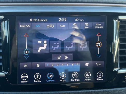 Used 2018 Chrysler Pacifica Touring-L Plus FWD image 41