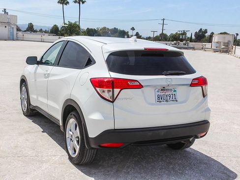Certified 2021 Honda HR-V LX image 4