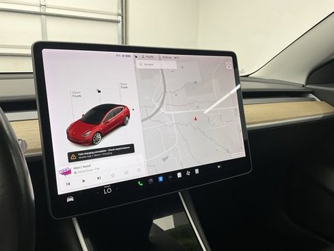 Used 2018 Tesla Model 3 image 11